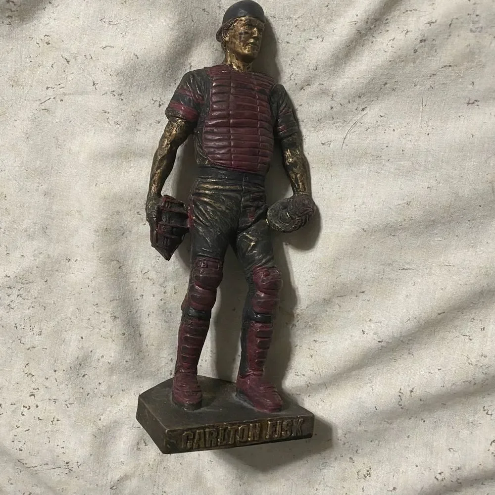 CARLTON FISK CHICAGO WHITE SOX VINTAGE COLLECTIBLE STATUE.